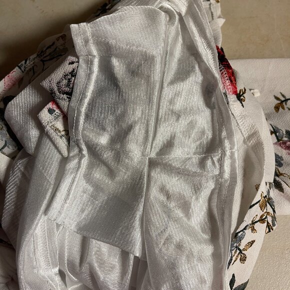 Boho Chic Off-Shoulder Floral Romper โ Size Large - Picture 11 of 11